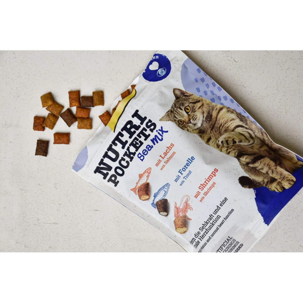 Ласощі вітамінні GimCat Nutri Pockets Морський мікс для котів з лососем фореллю та креветками 150 г