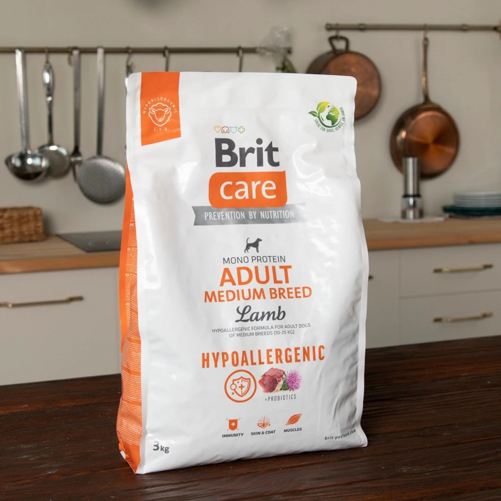 Корм сухий Brit Care Dog Hypoallergenic Adult Medium Breed для собак середніх порід гіпоалергенний з ягням 3 кг