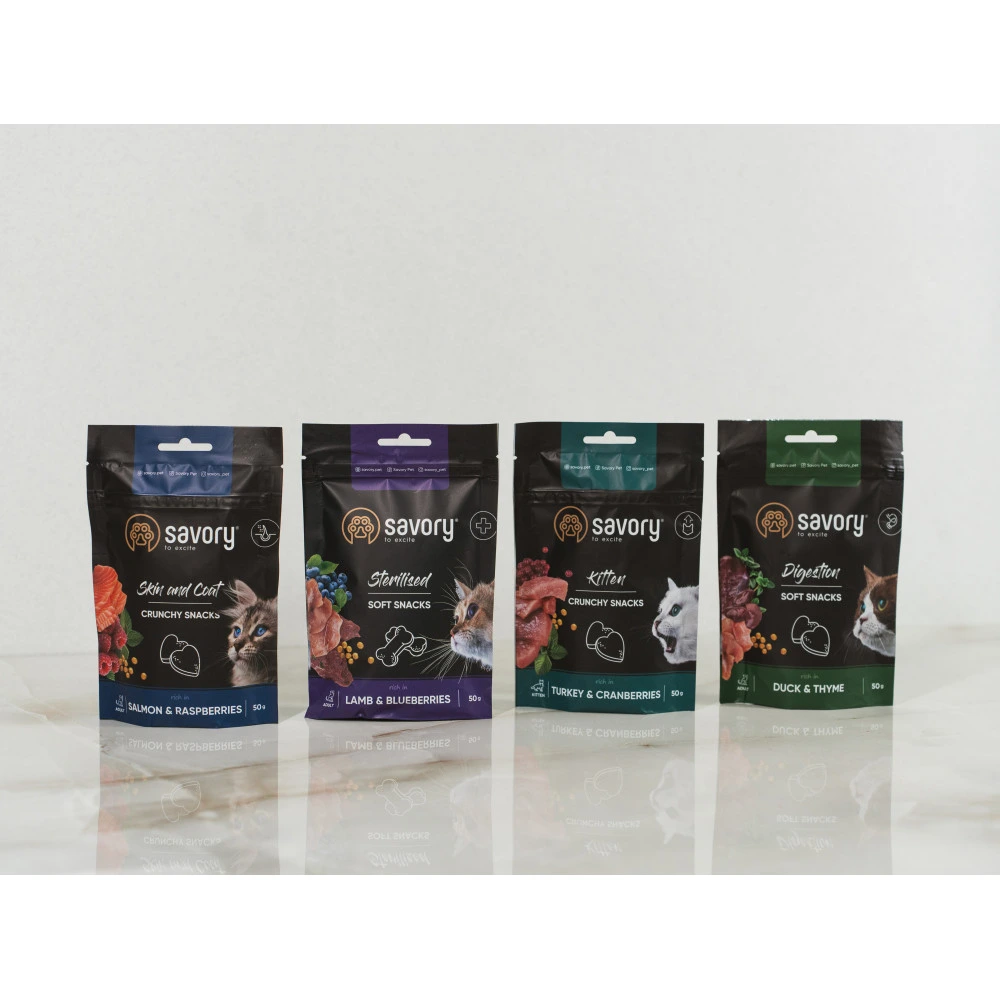 Хрусткі ласощі Savory для здорового росту кошенят, індичка та журавлина