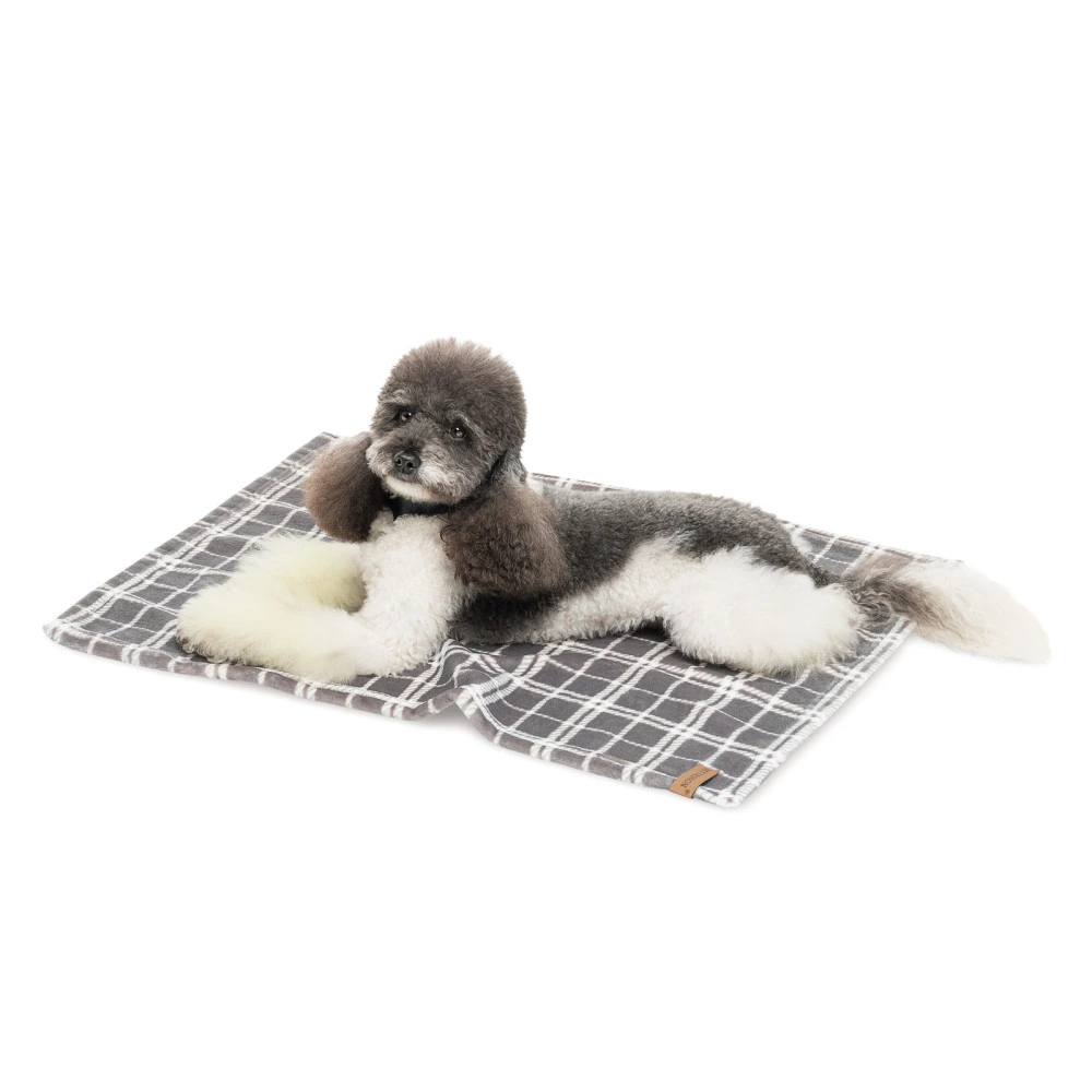 Плед Pet Fashion Bliss 1 для собак и кошек плюш серый клетчатый 70,5х55,5 см