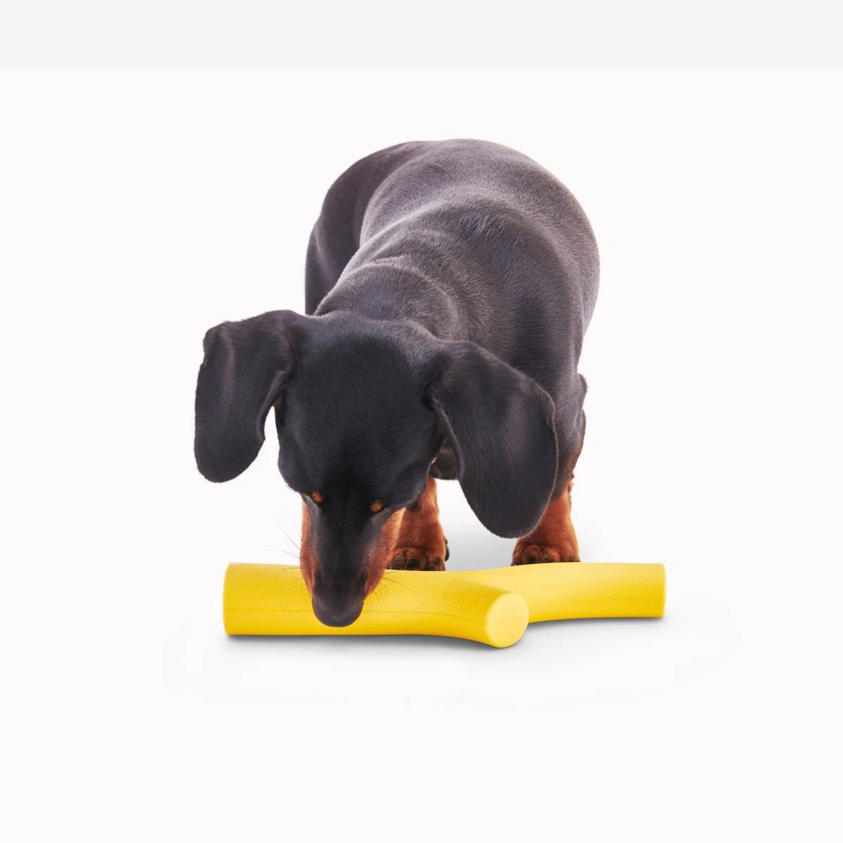 Іграшка з отвором для ласощів для собак Beco Pets Super Stick Жовтий