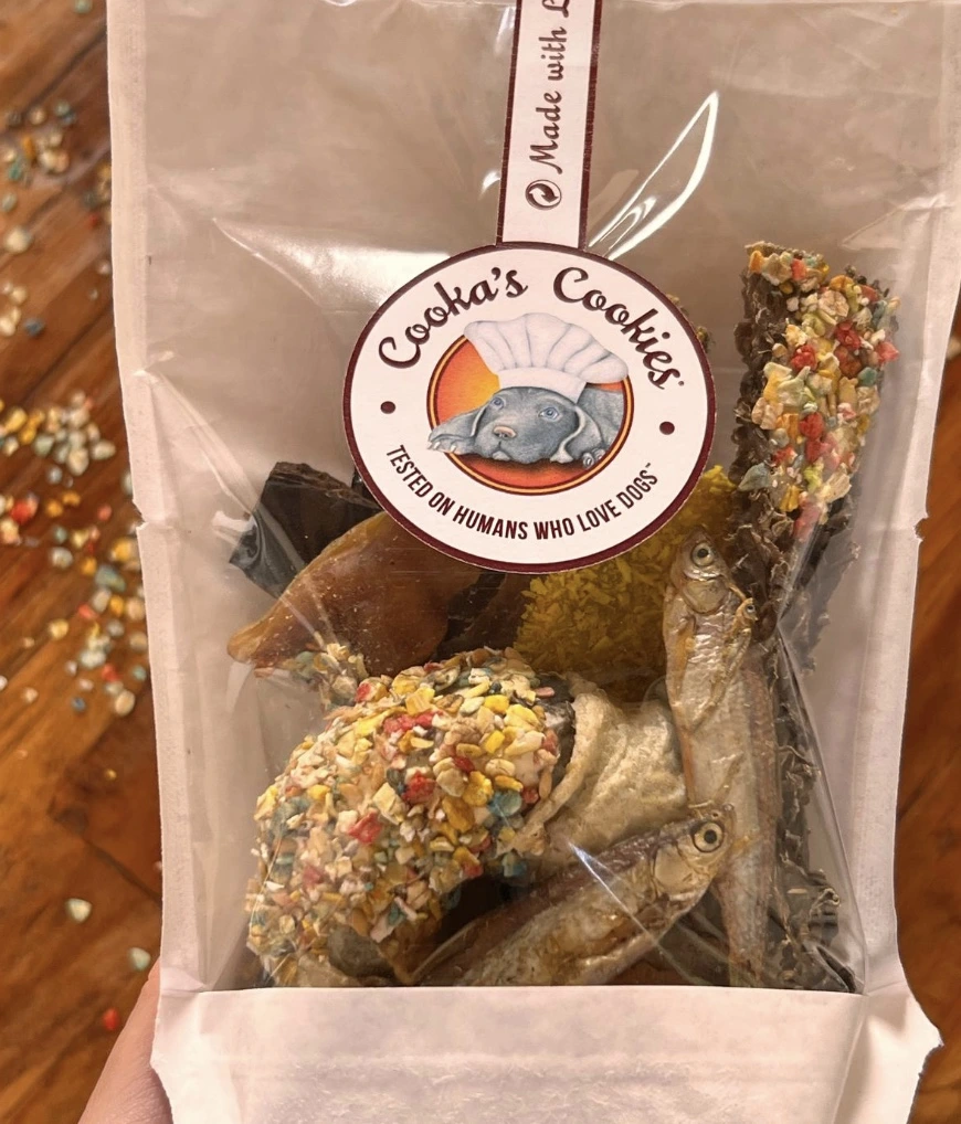 Святковий набір натуральних ласощів для собак Cooka's Cookies Candy Crush 190 г